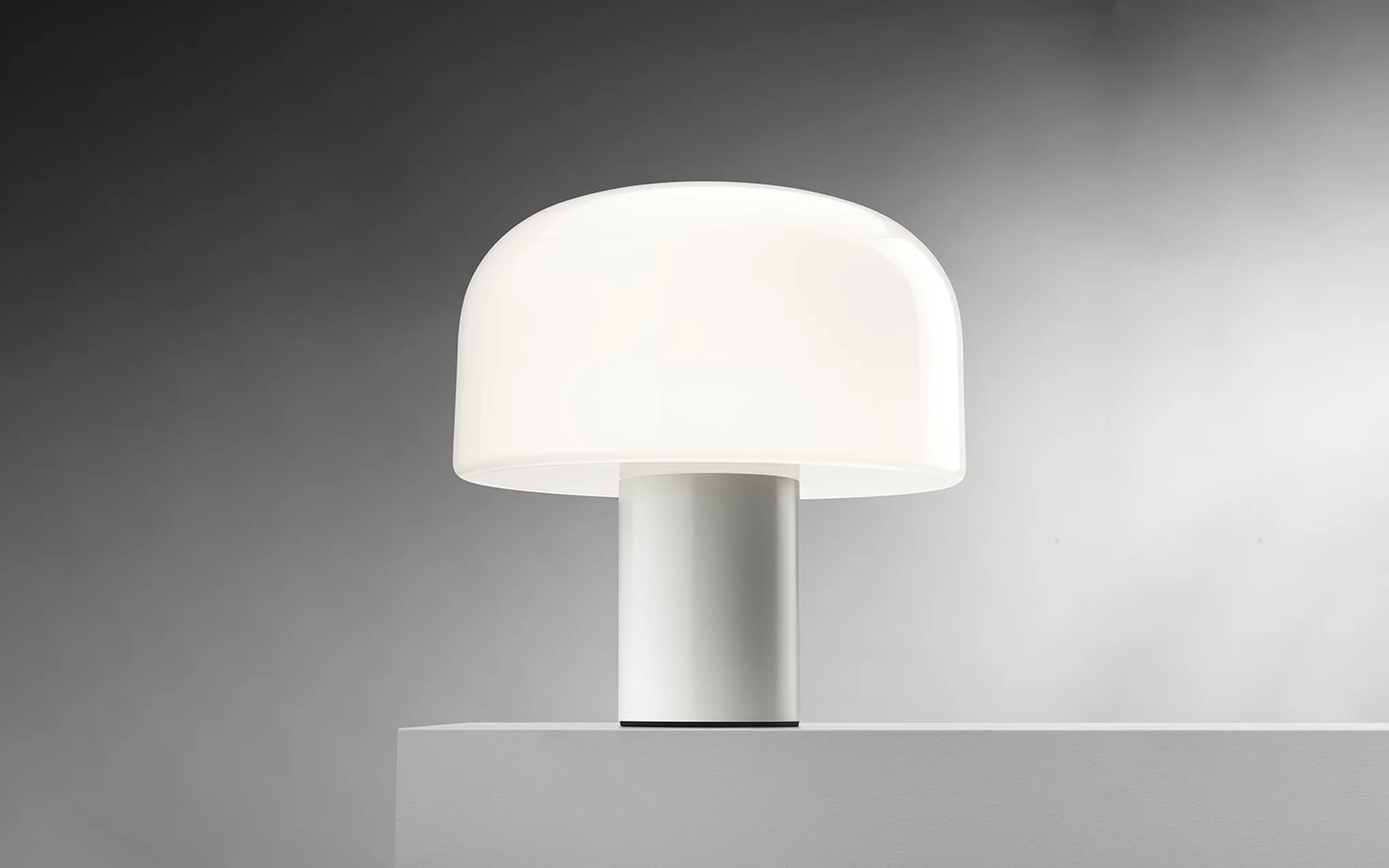 Bellhop Glass T table lamp - Image 2