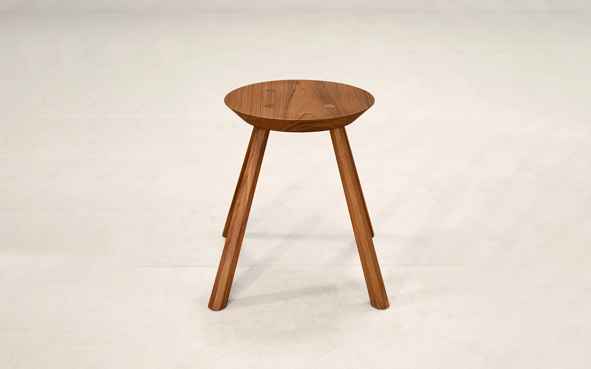 DW 01 stool - Image 3