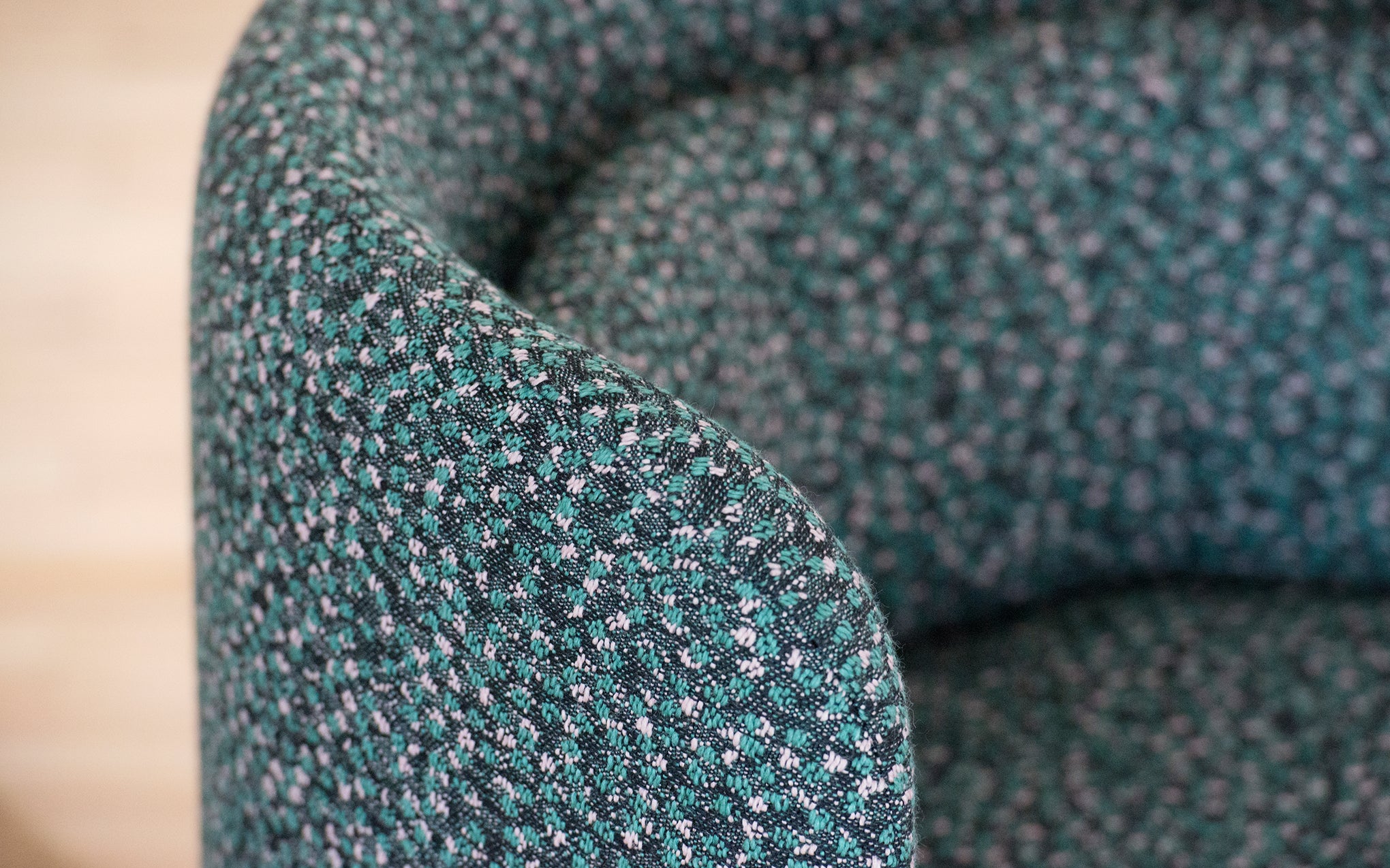 Group cocktail chair with fixed base - Image 2