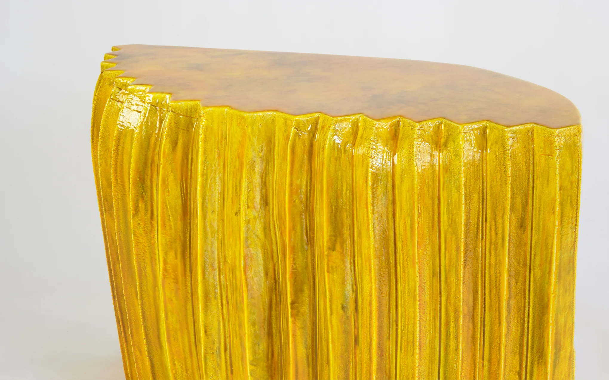 Iguana stool XXL - autumn resin - Image 3