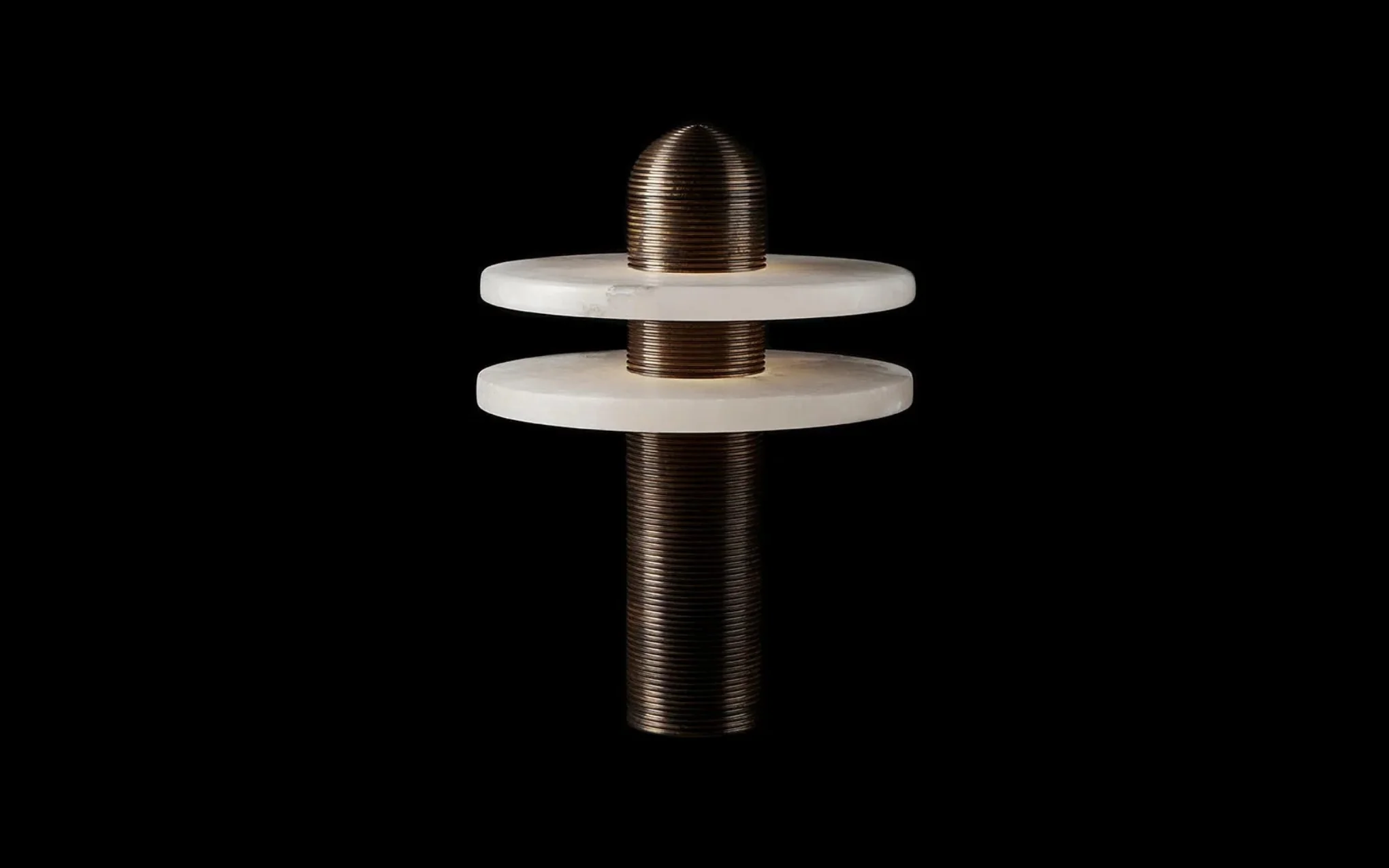 Median table lamp