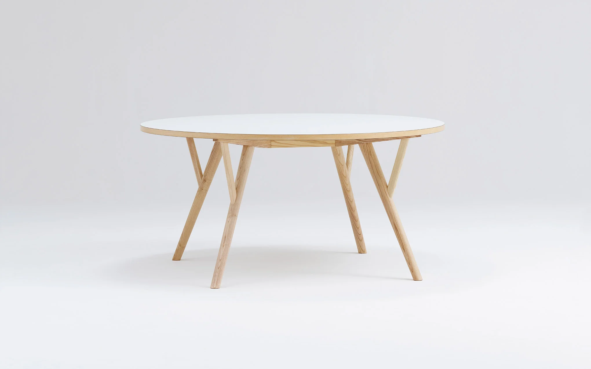 Peggy table