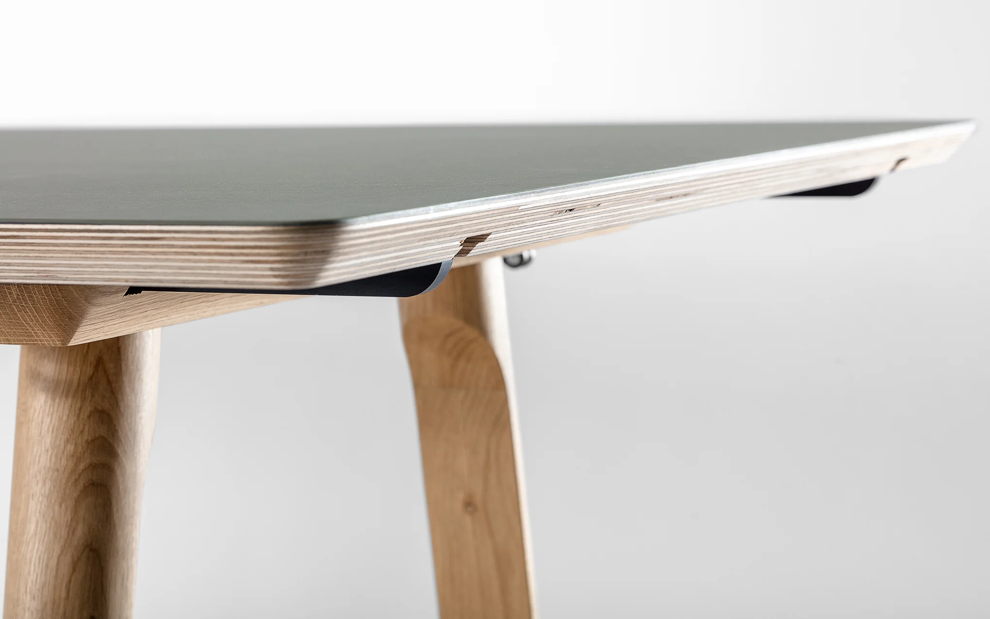 Rail high table - Image 4