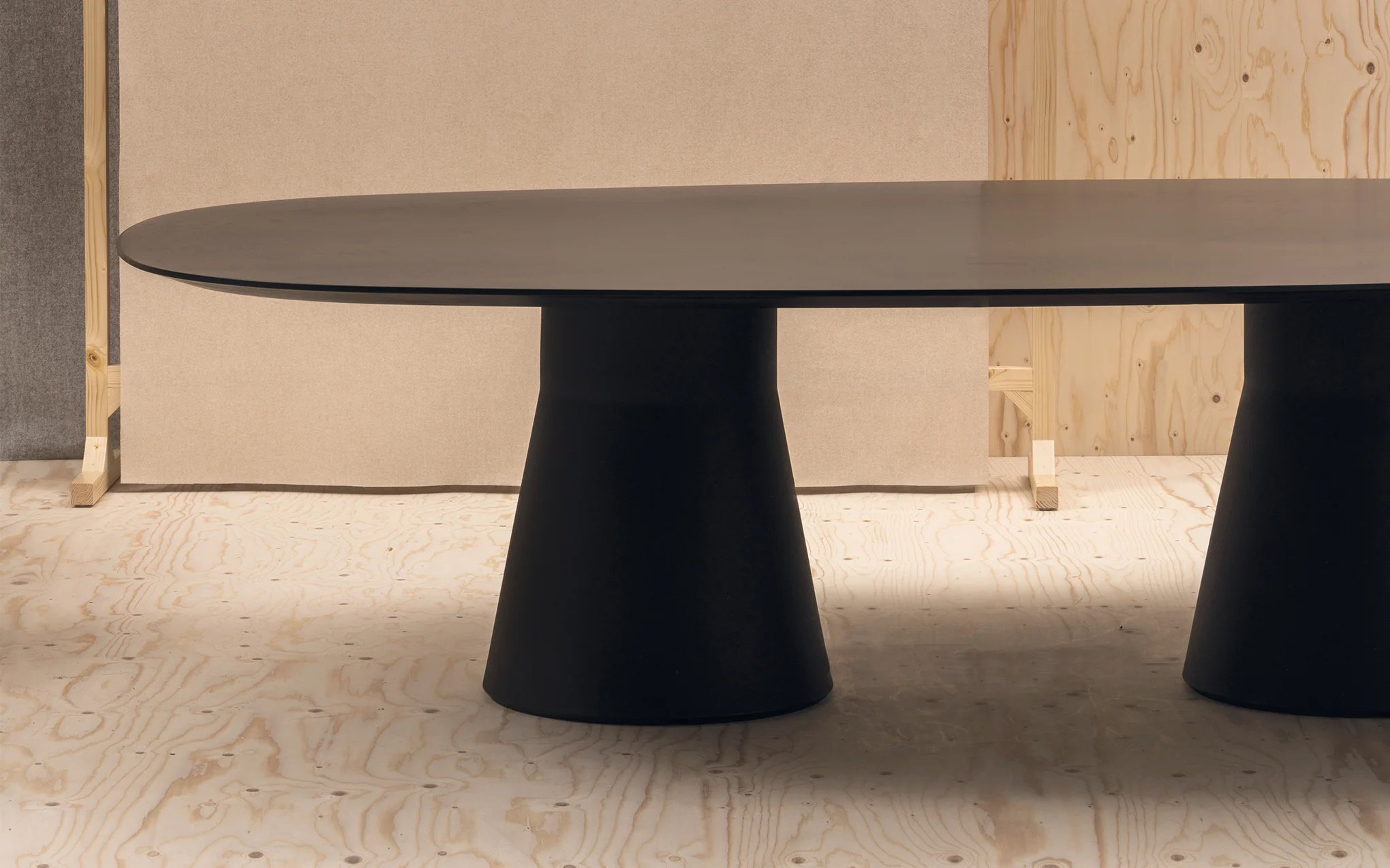 Reverse conference lounge table - Image 4
